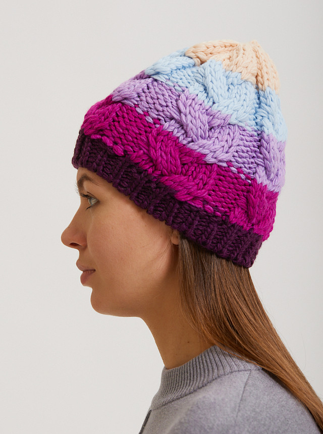 Разноцветная вязаная шапка с фактурной вязкой Marhatter