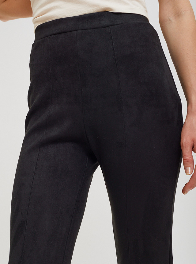 Чёрные брюки из экозамши Sevenext