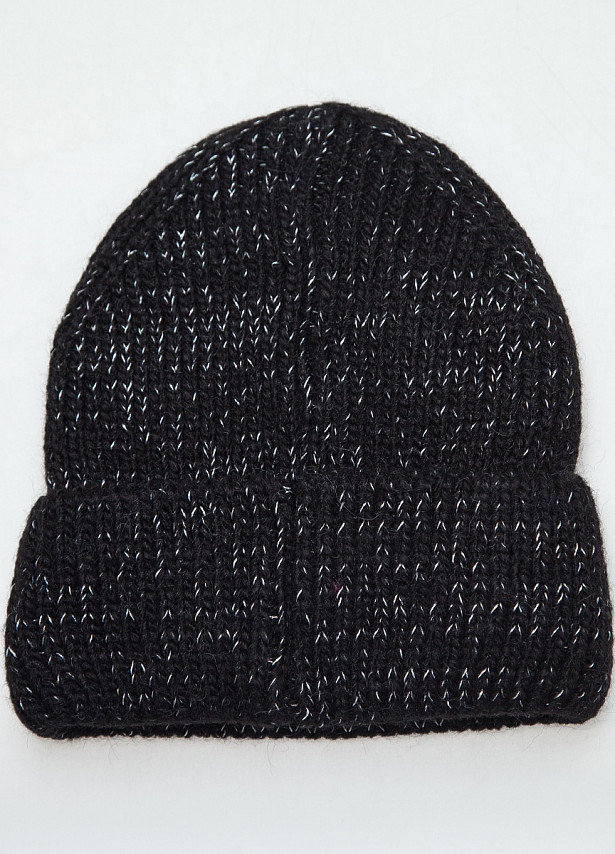 Чёрная шапка с подкладкой Sevenext и ниткой люрекса