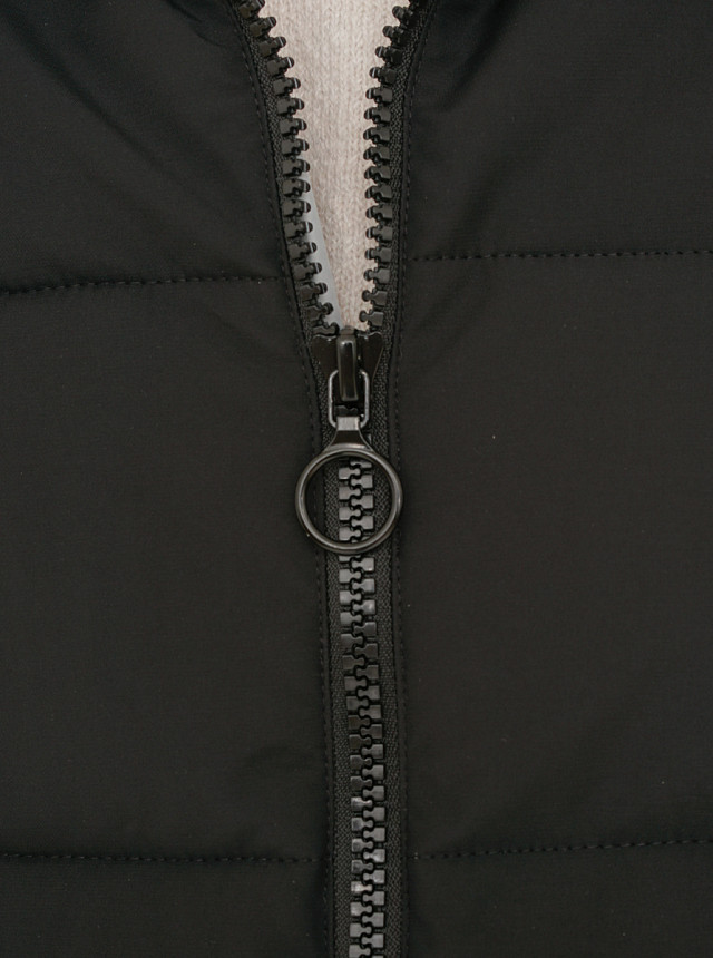 Чёрная утепленная куртка с капюшоном Sevenext